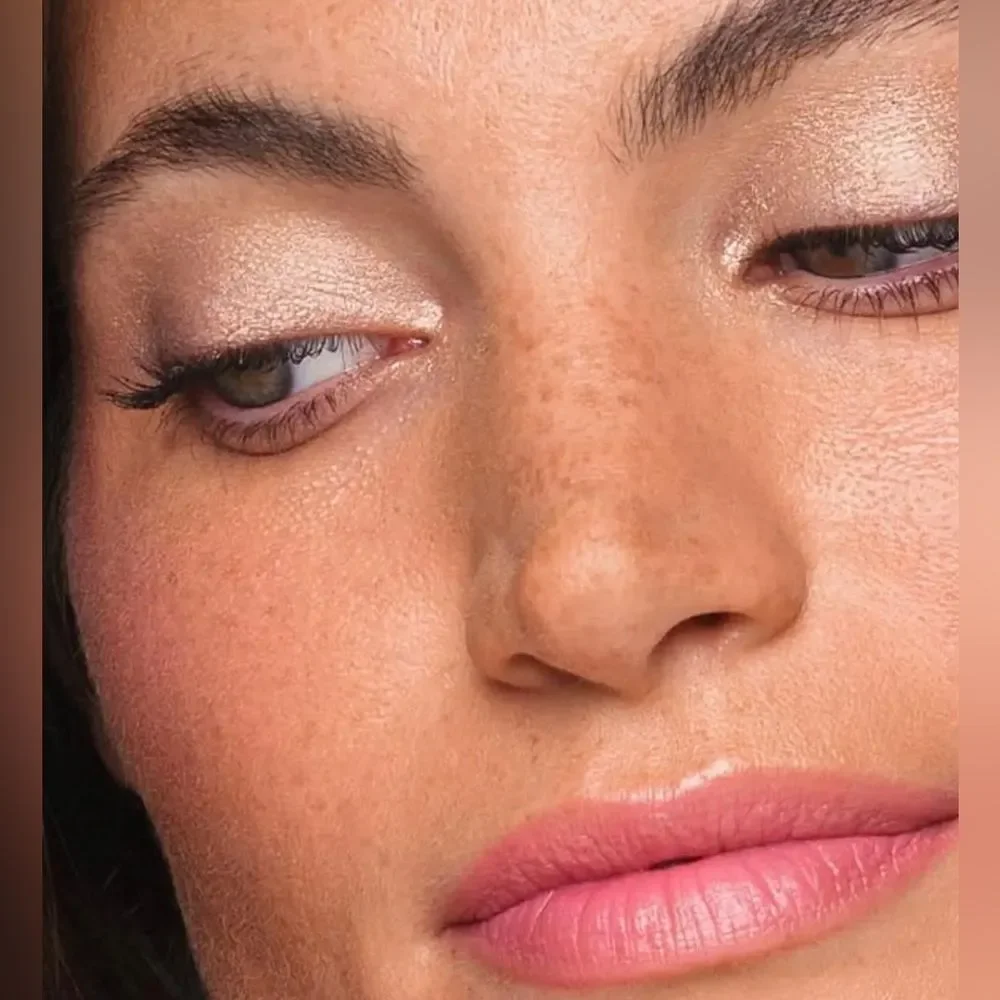 Jouer Cosmetics Paris Lights Eye Paint Liquid Eyeshadow in l’amour metallic pink